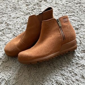 Tan/brown suede wedge ankle boots, worn once - great condition